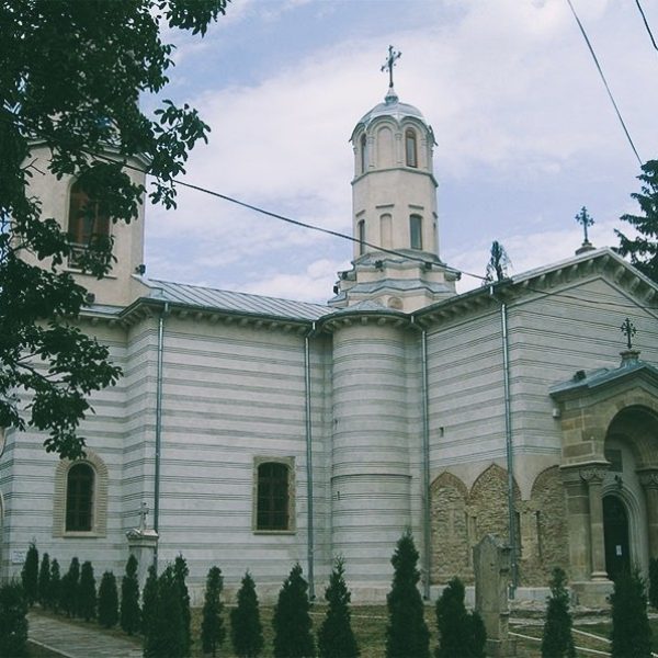 Biserica-Armenească-din-Iași_1